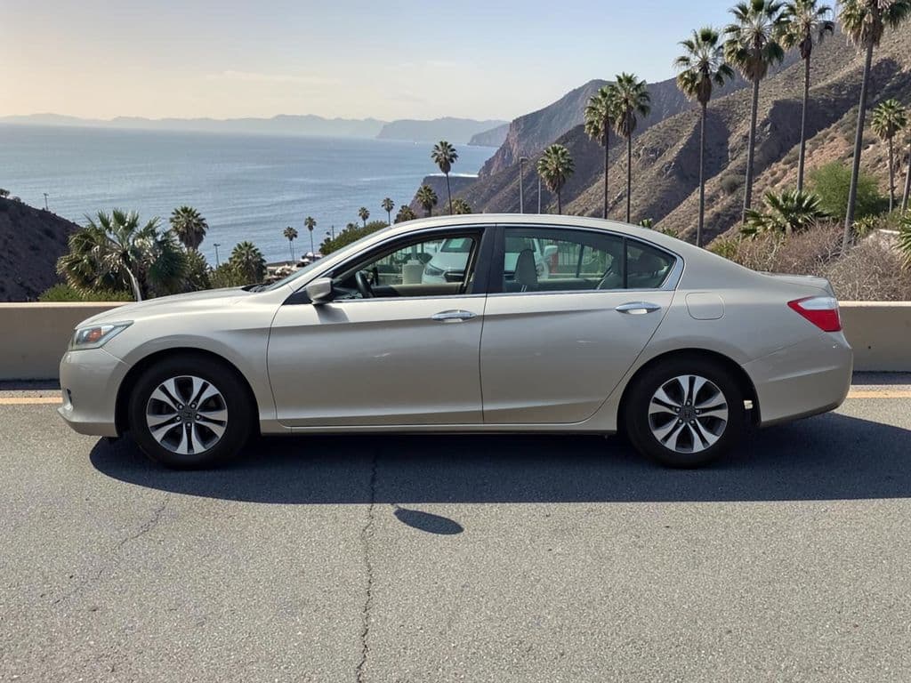 2013 Honda Accord LX - Photo 5