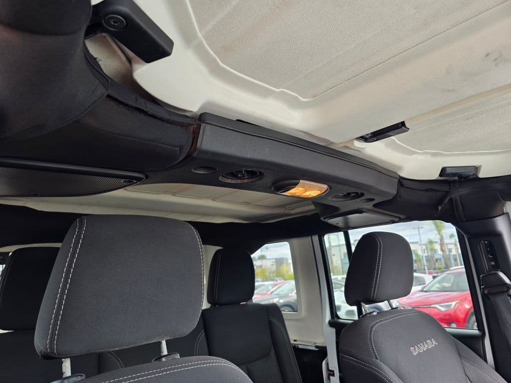 2016 Jeep Wrangler Unlimited Sahara - Photo 13