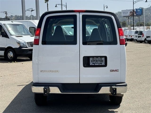 2022 GMC Savana 2500 Work Van - Photo 11