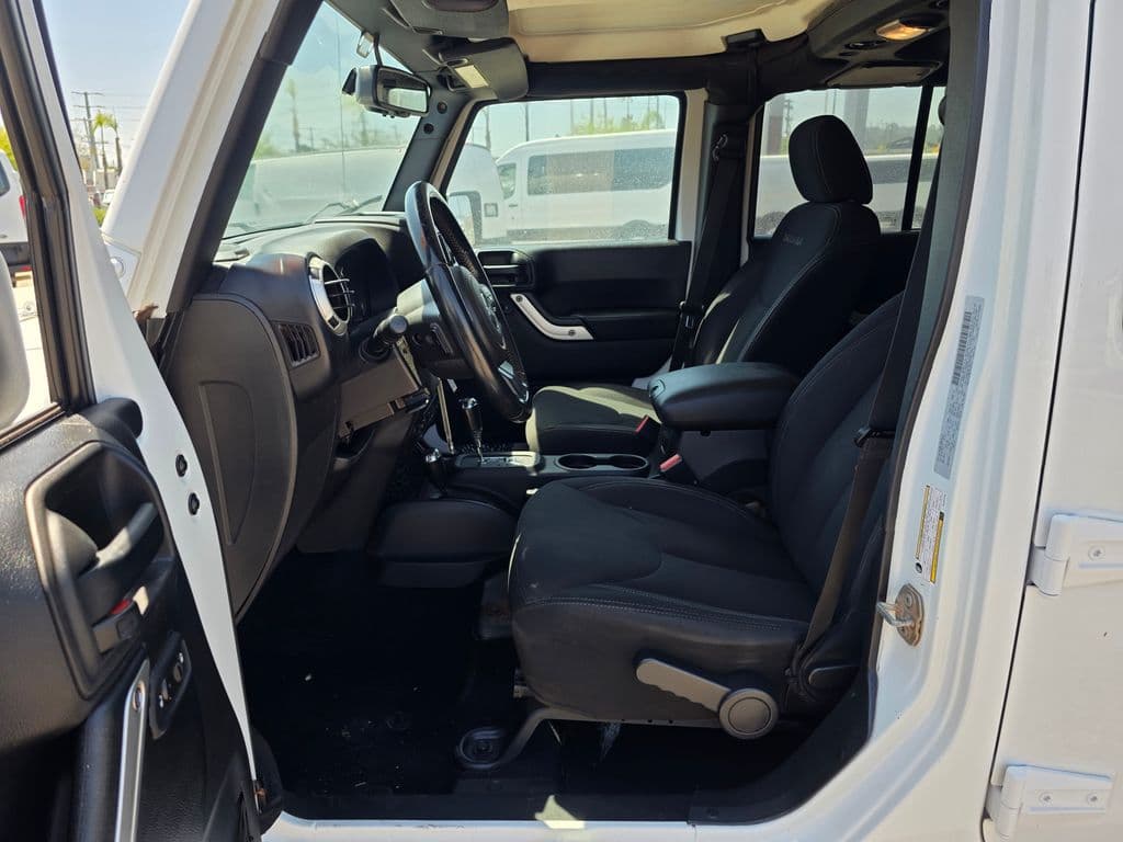 2016 Jeep Wrangler Unlimited Sahara - Photo 17