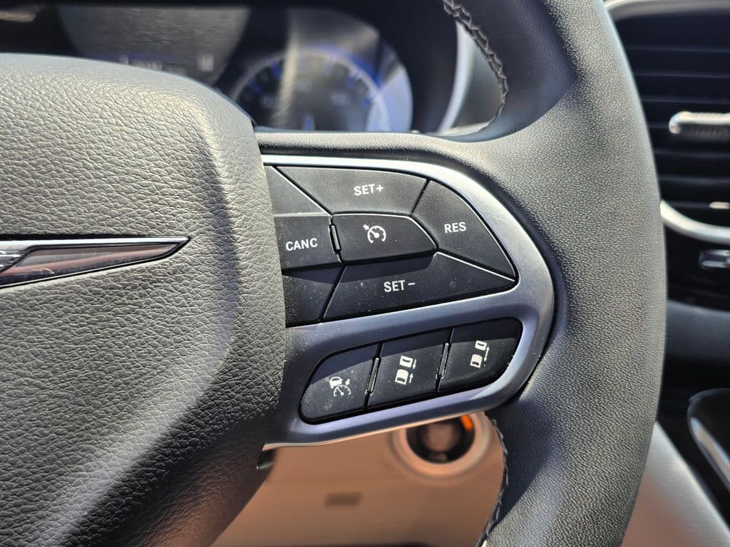 2022 Chrysler Pacifica Touring L - Photo 30