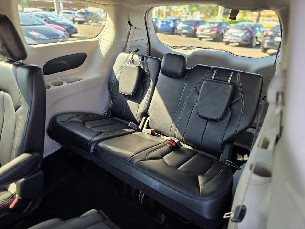 2024 Chrysler Pacifica Touring L - Photo 16