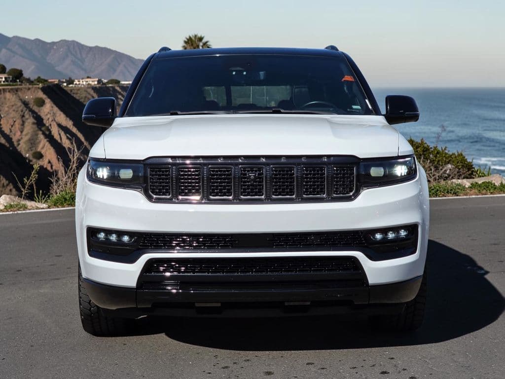2024 Jeep Grand Wagoneer L Series II - Photo 3