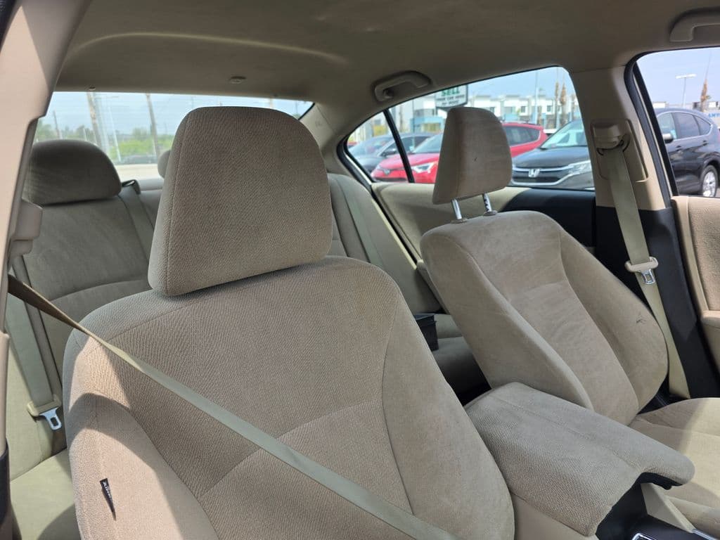 2013 Honda Accord LX - Photo 13