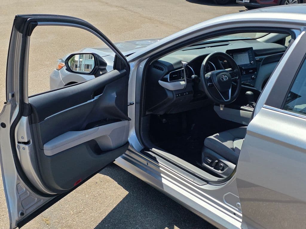 2022 Toyota Camry LE - Photo 39
