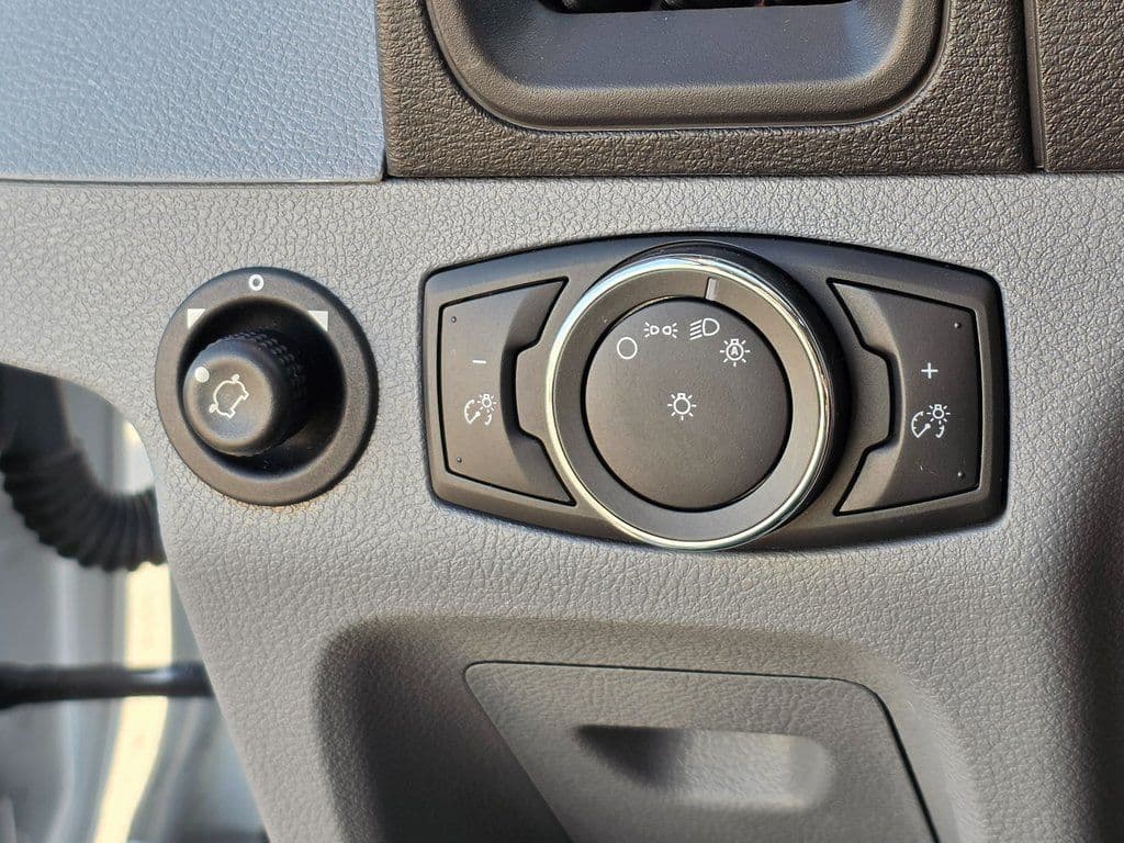 2018 Ford Transit-350 XLT - Photo 40