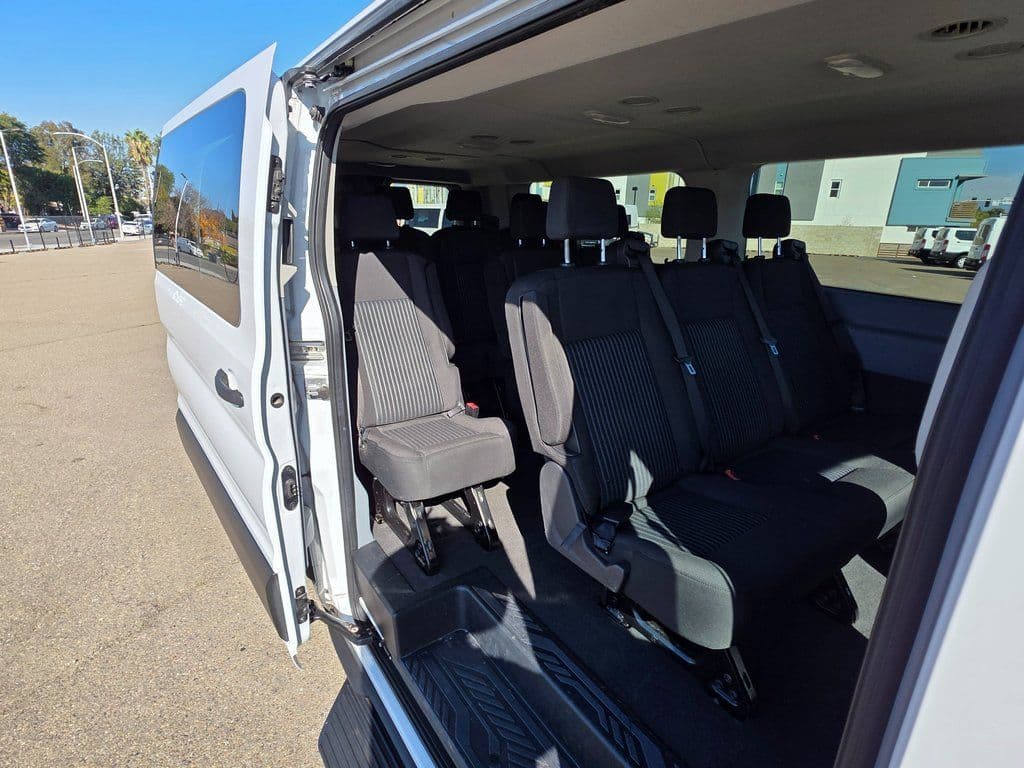 2018 Ford Transit-350 XLT - Photo 14