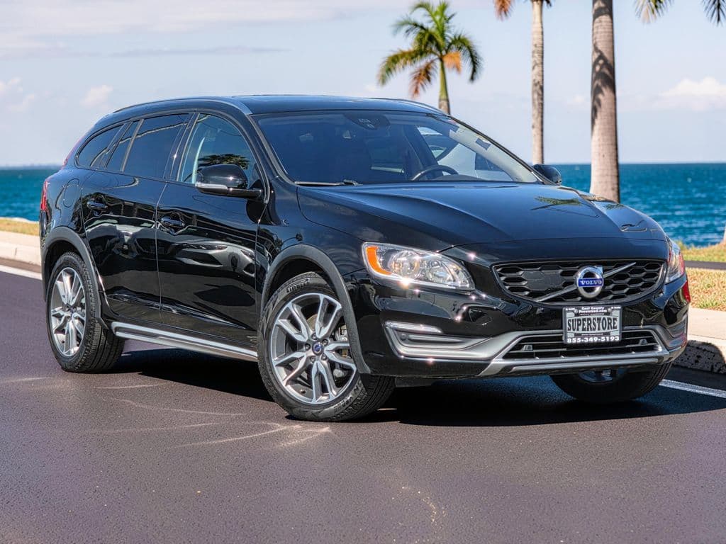 2016 Volvo V60 Cross Country T5 - Photo 2