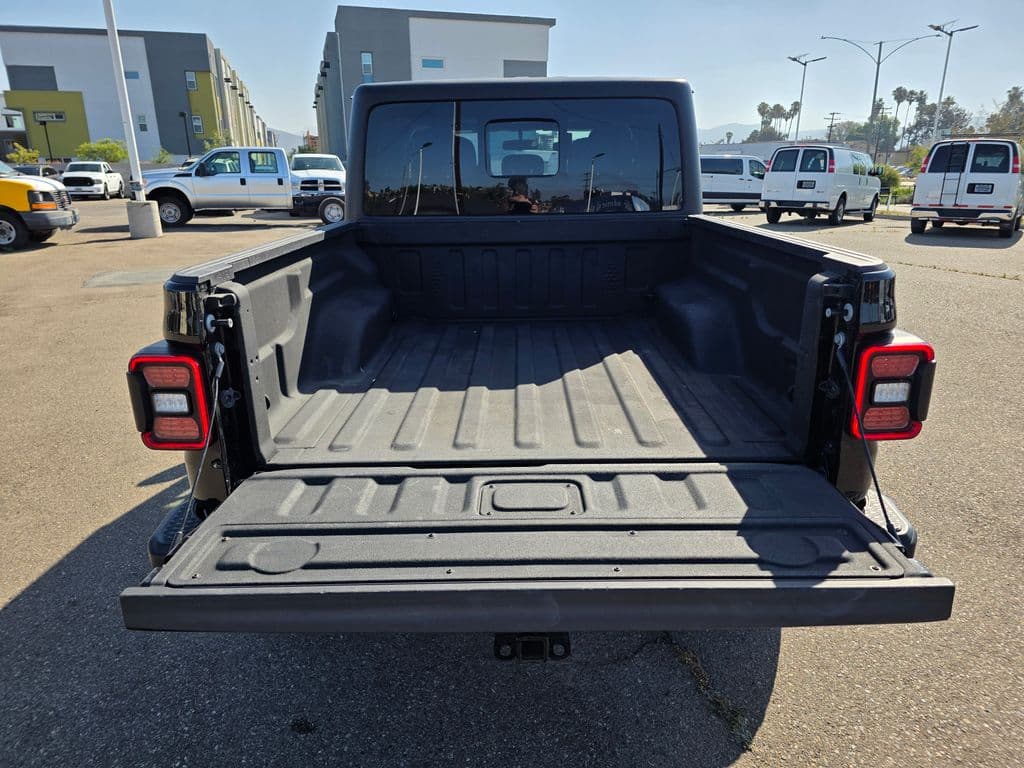 2020 Jeep Gladiator Sport - Photo 14