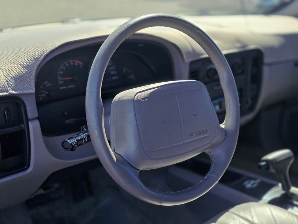 1996 Chevrolet Caprice SS - Photo 9