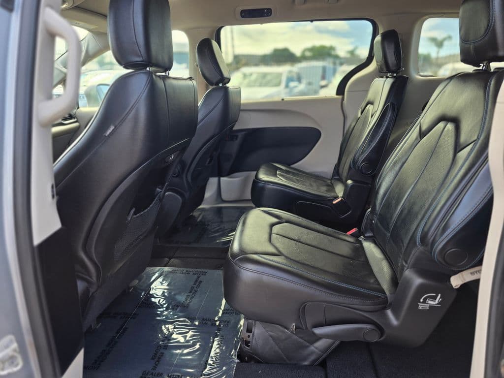 2021 Chrysler Pacifica Touring L - Photo 20