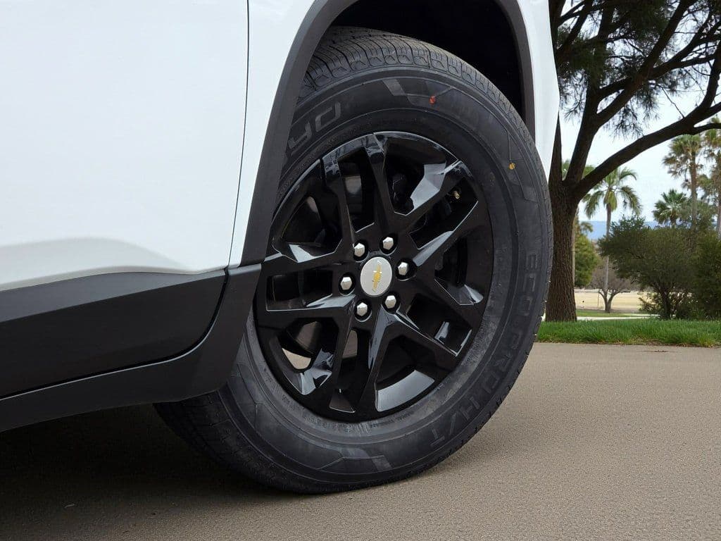 2020 Chevrolet Traverse LS - Photo 8