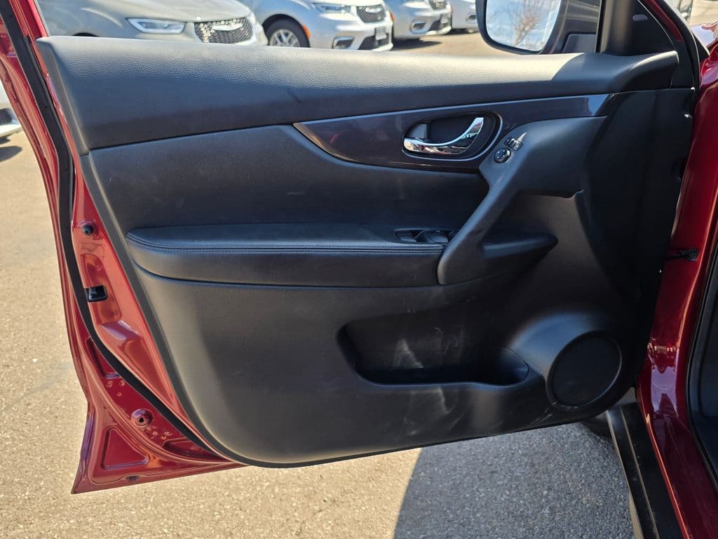 2019 Nissan Rogue SV - Photo 22