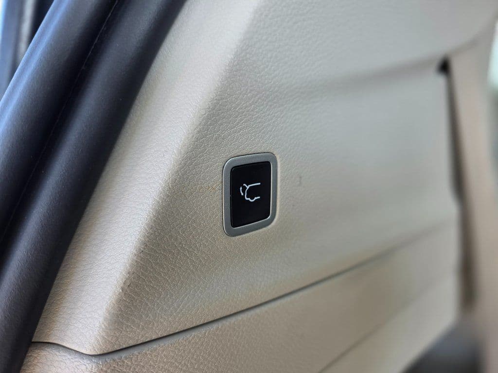 2024 Chrysler Pacifica Touring L - Photo 12
