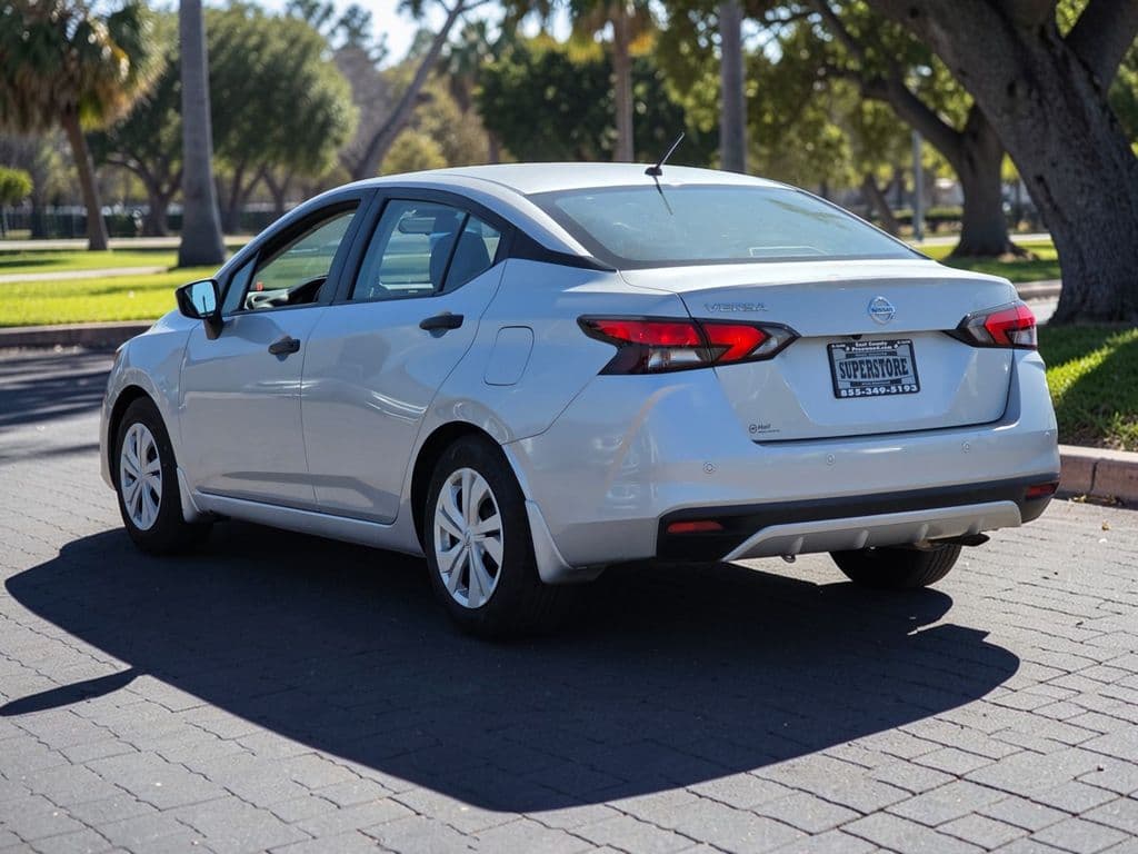 2021 Nissan Versa 1.6 S - Photo 5
