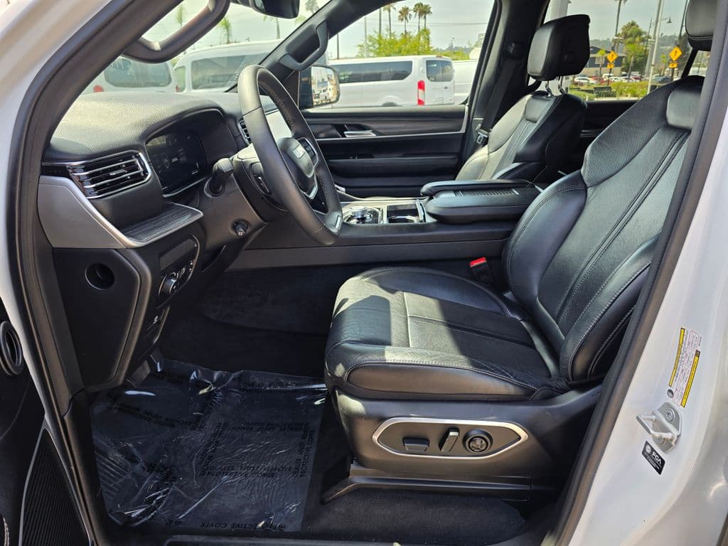 2024 Jeep Wagoneer Series II - Photo 17
