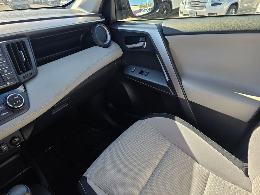 2016 Toyota RAV4 XLE - Photo 39