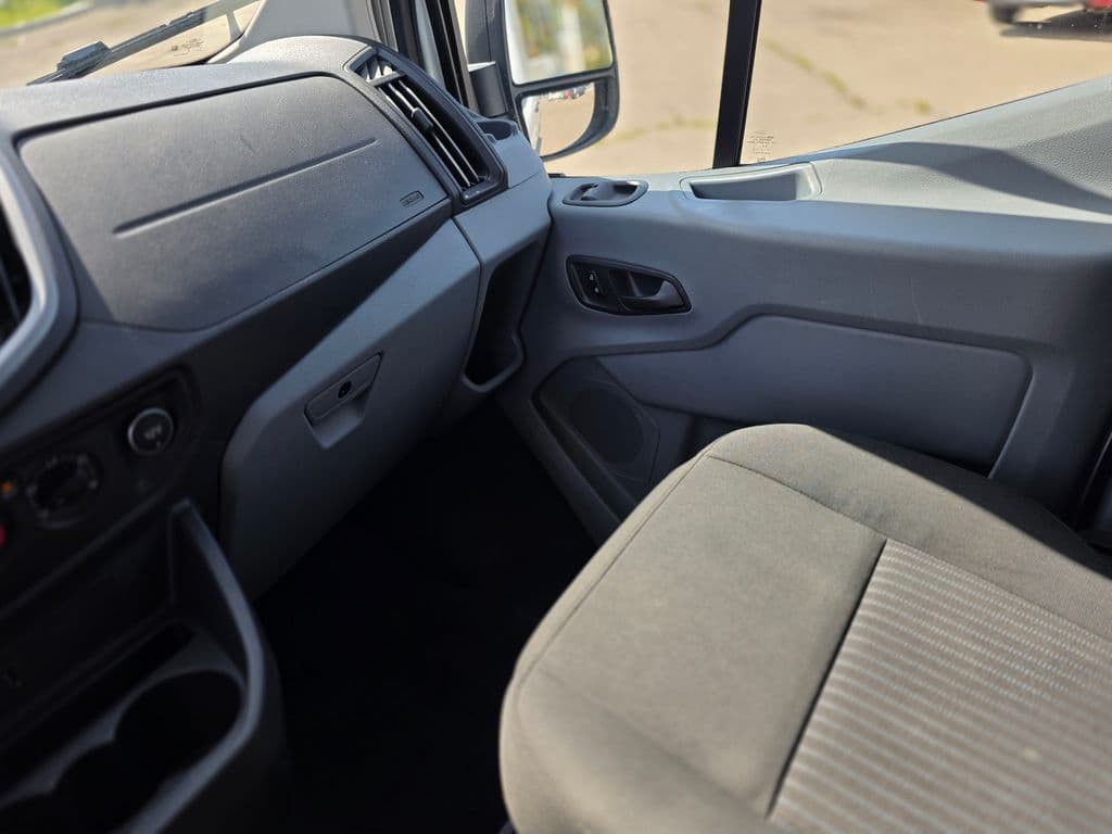 2018 Ford Transit-350 XLT - Photo 38