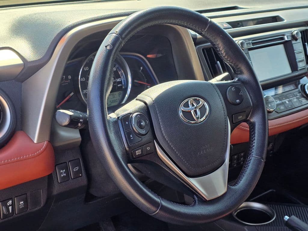 2015 Toyota RAV4 Limited - Photo 18