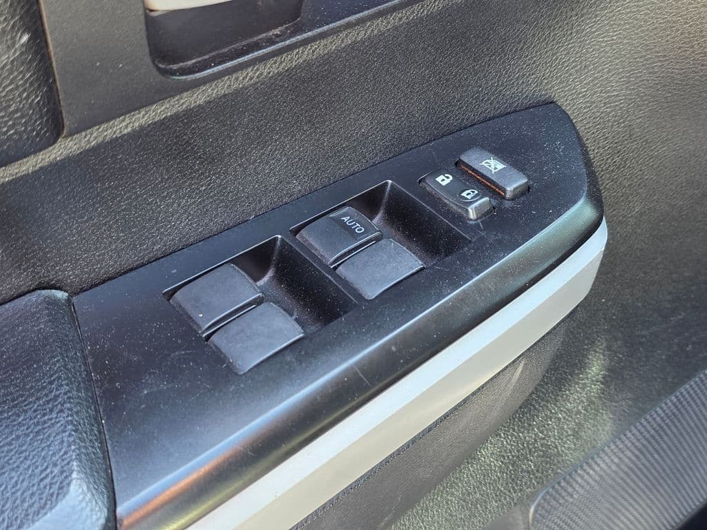 2018 Toyota Tundra SR5 - Photo 24
