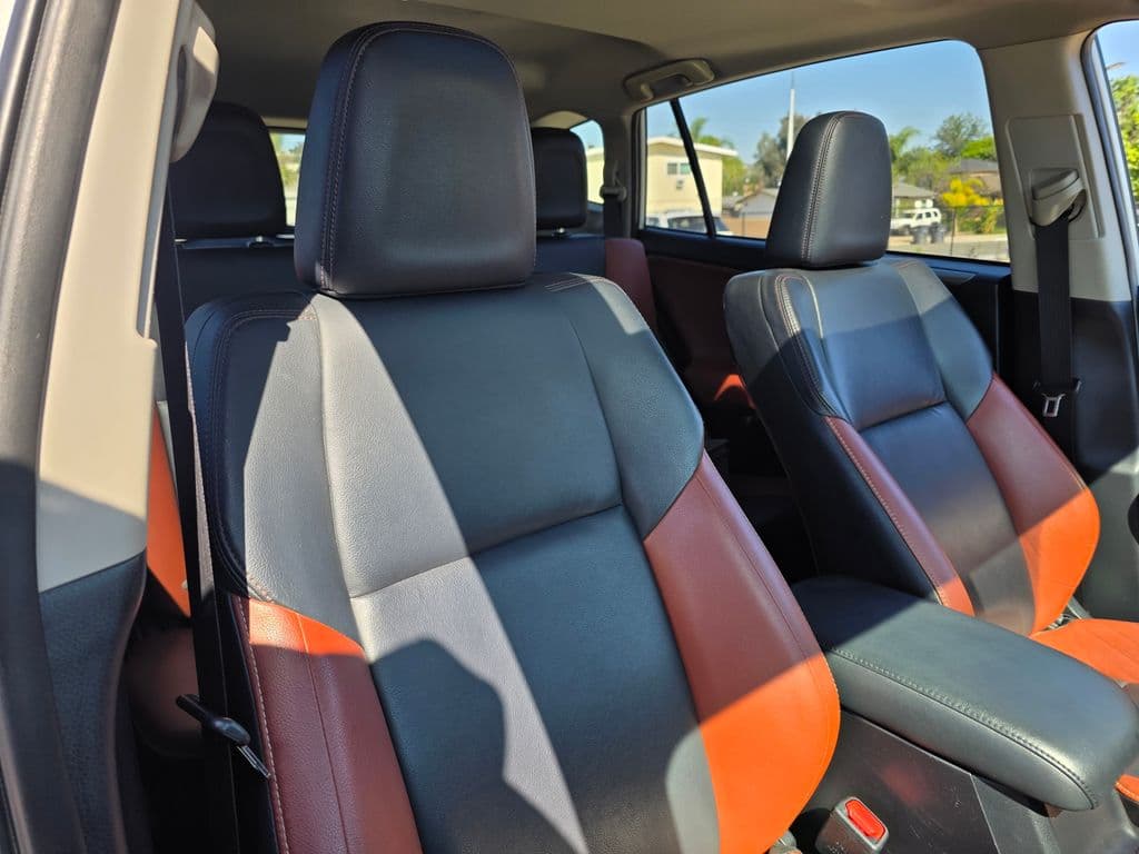 2015 Toyota RAV4 Limited - Photo 13