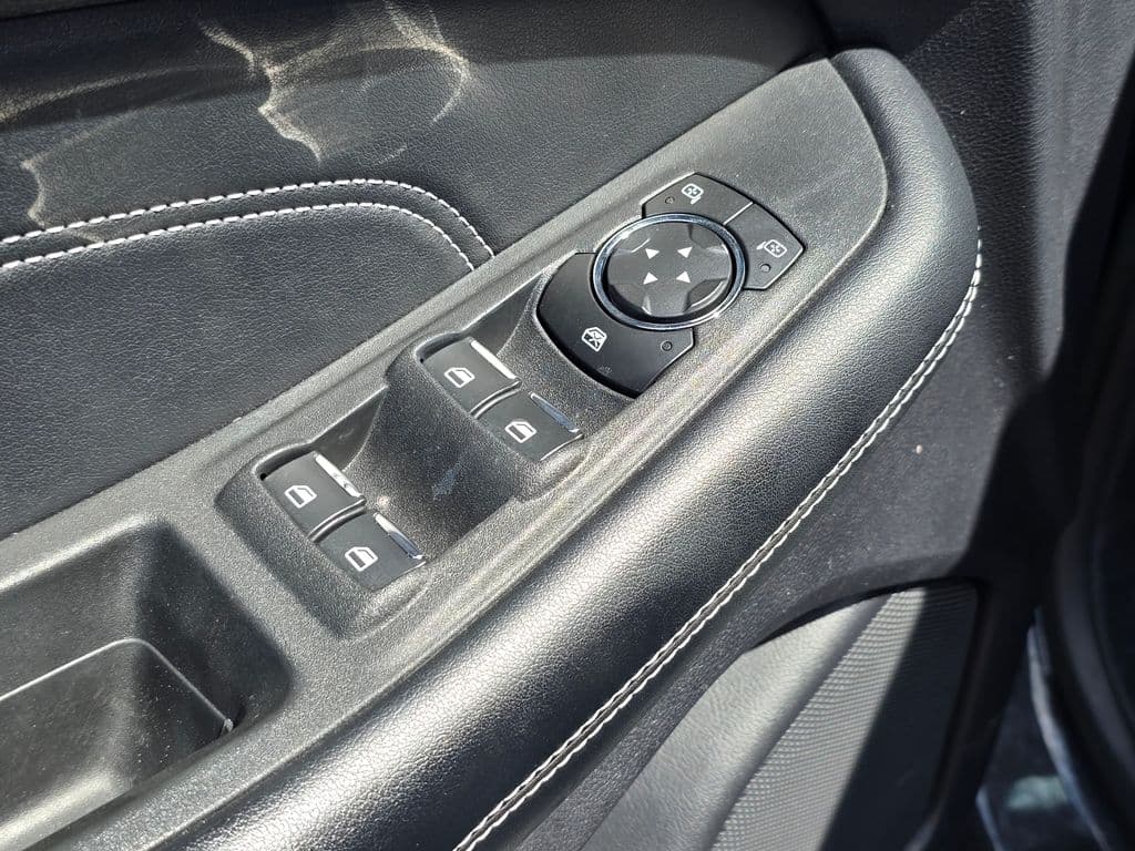 2021 Ford Edge Titanium - Photo 24