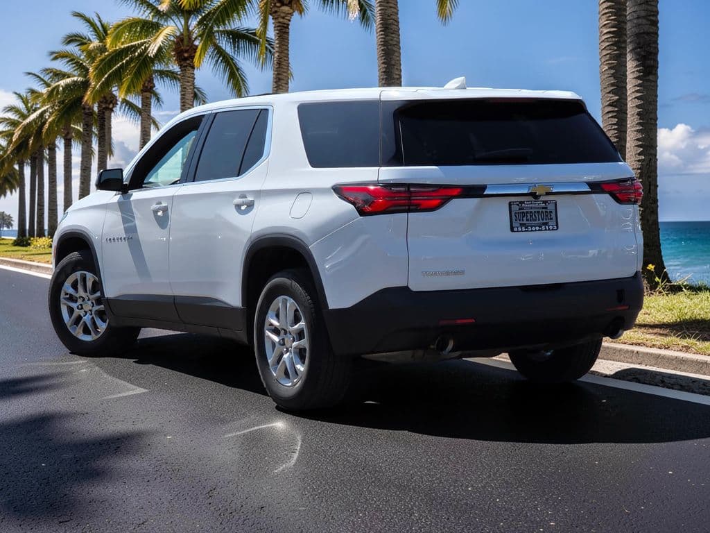 2022 Chevrolet Traverse LS - Photo 2