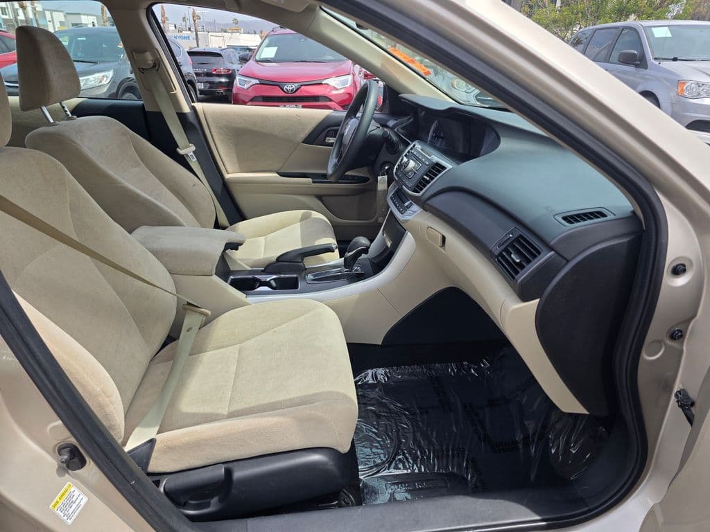 2013 Honda Accord LX - Photo 12