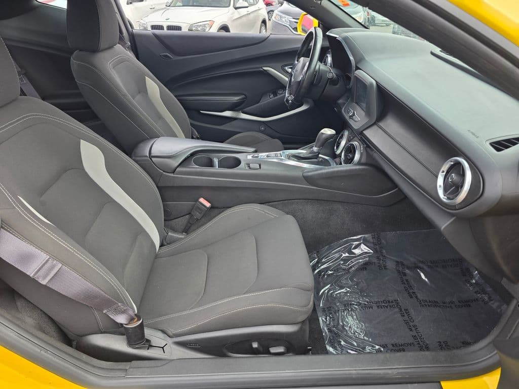 2017 Chevrolet Camaro 1LT - Photo 10