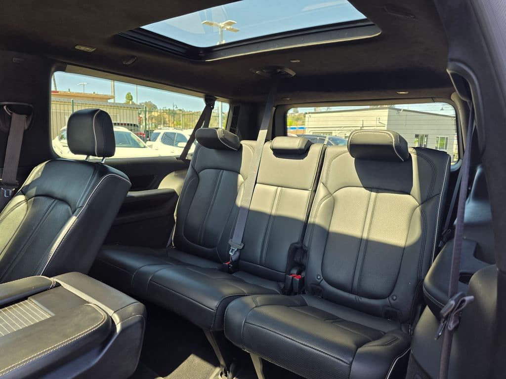 2024 Jeep Grand Wagoneer L Series II - Photo 23
