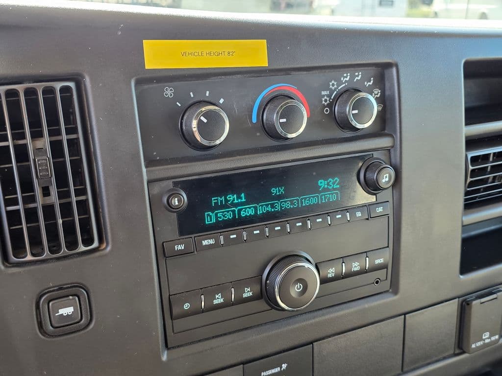2015 Chevrolet Express 2500 Work Van - Photo 29