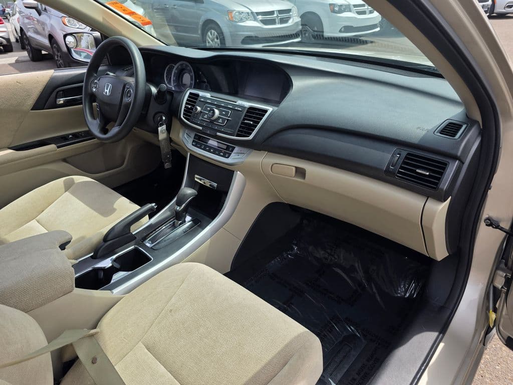 2013 Honda Accord LX - Photo 11