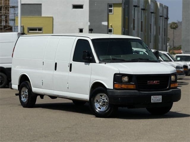 2014 GMC Savana 2500 Work Van - Photo 2