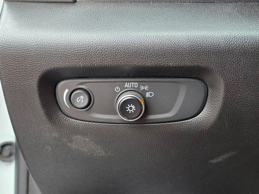 2020 Chevrolet Traverse LS - Photo 41