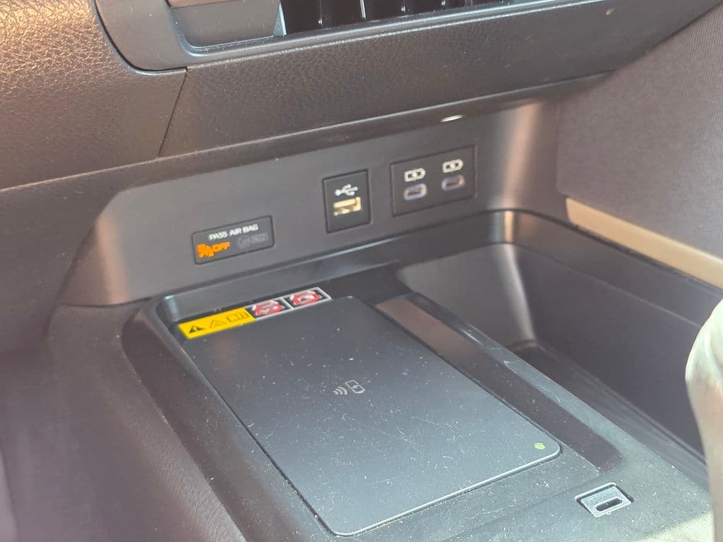 2025 Toyota Camry LE - Photo 31