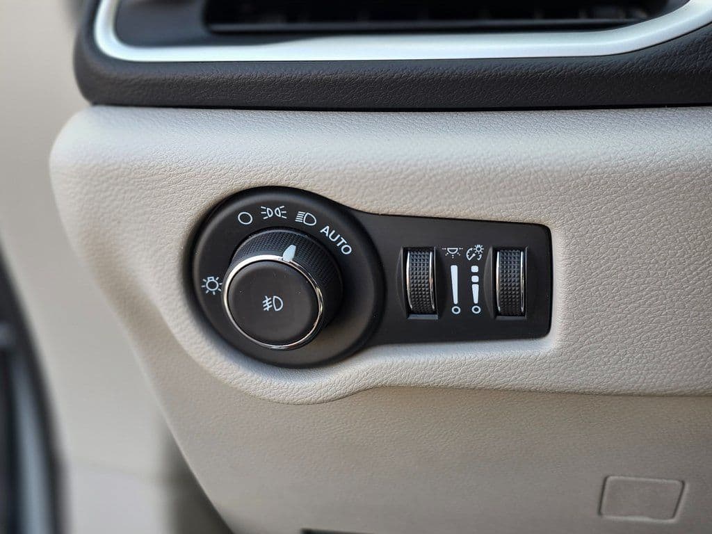 2024 Chrysler Pacifica Touring L - Photo 40