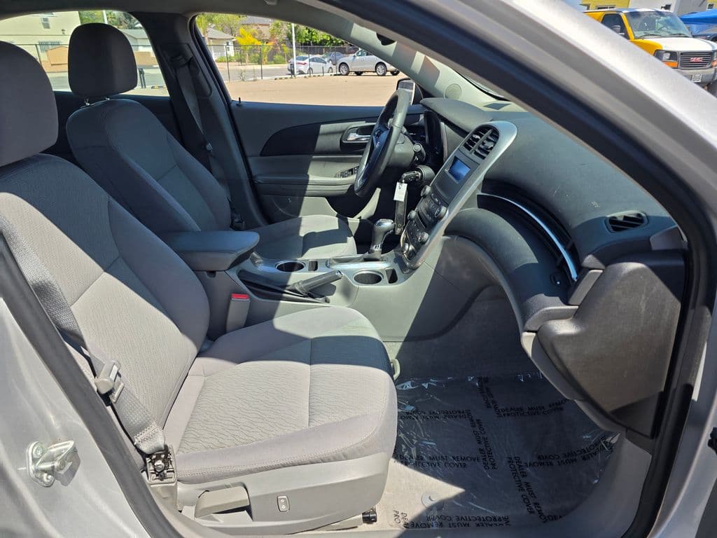 2014 Chevrolet Malibu LS - Photo 11