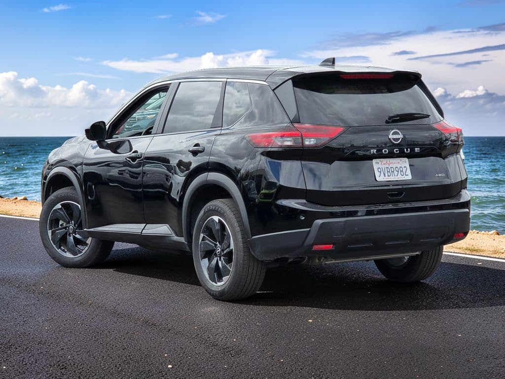 2025 Nissan Rogue SV - Photo 3