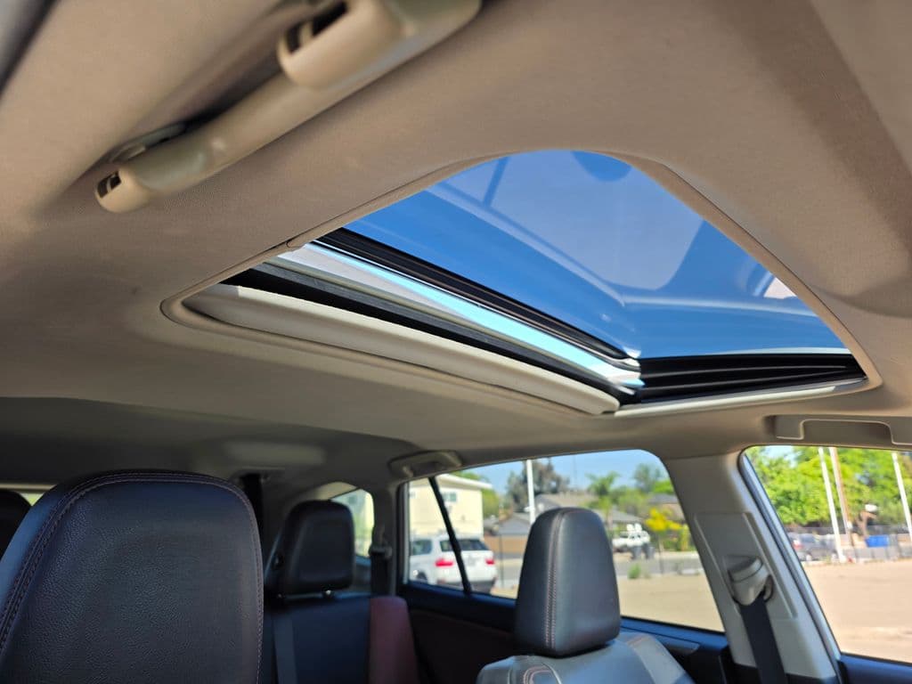 2015 Toyota RAV4 Limited - Photo 14