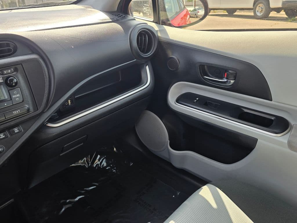 2014 Toyota Prius c Two - Photo 34