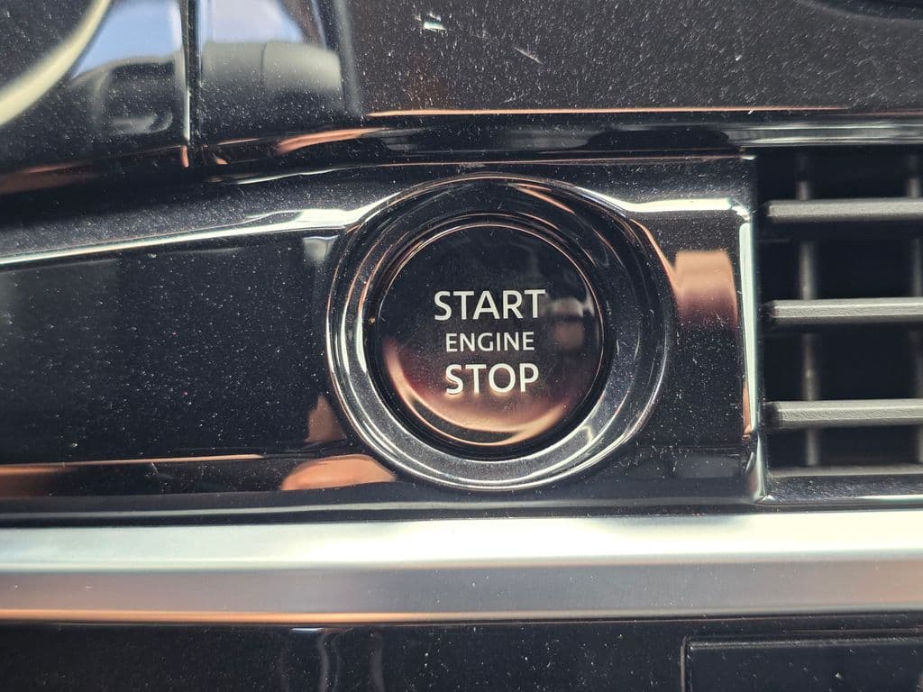 2025 Nissan Pathfinder SV - Photo 42