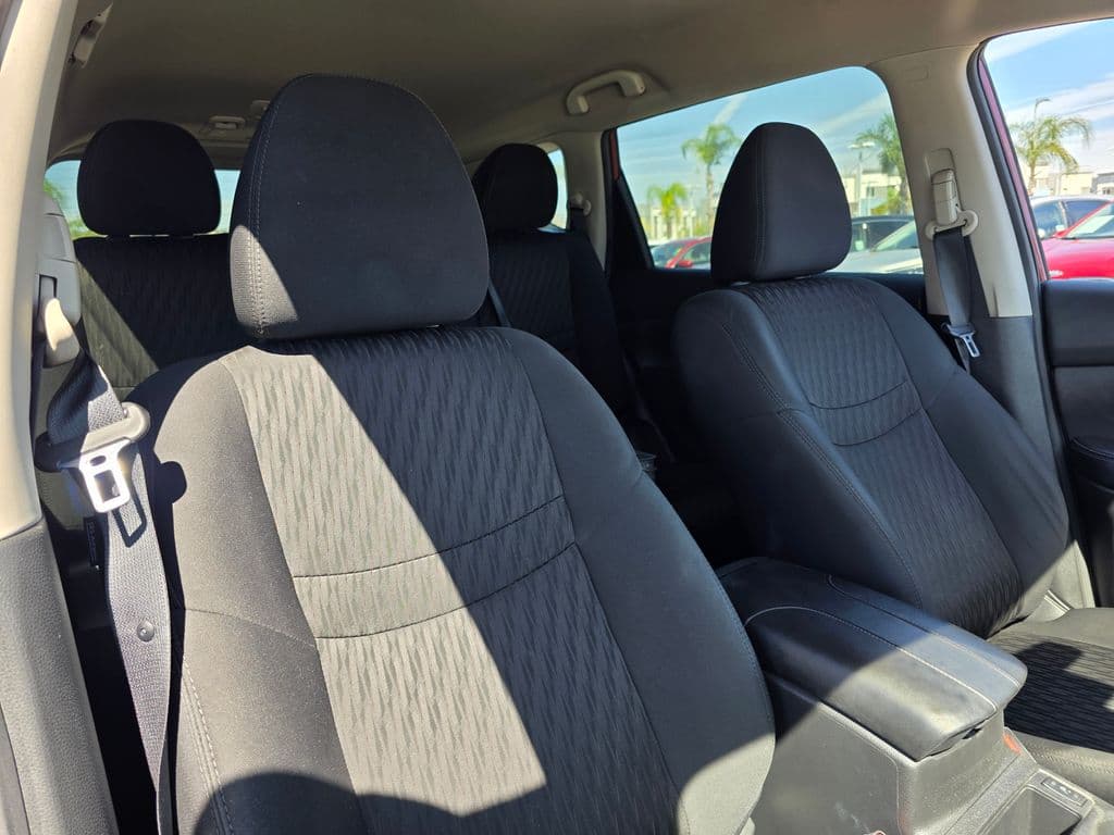 2019 Nissan Rogue SV - Photo 11