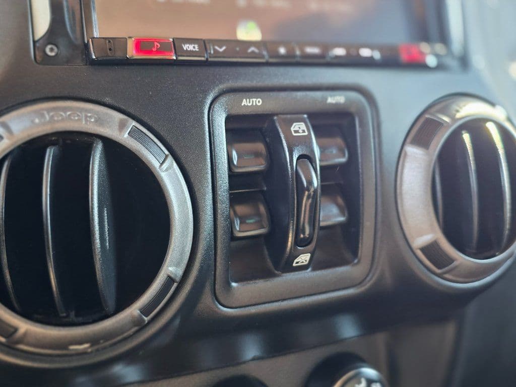 2015 Jeep Wrangler Unlimited Sport - Photo 31