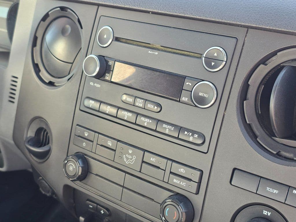 2012 Ford F-550SD XL - Photo 12