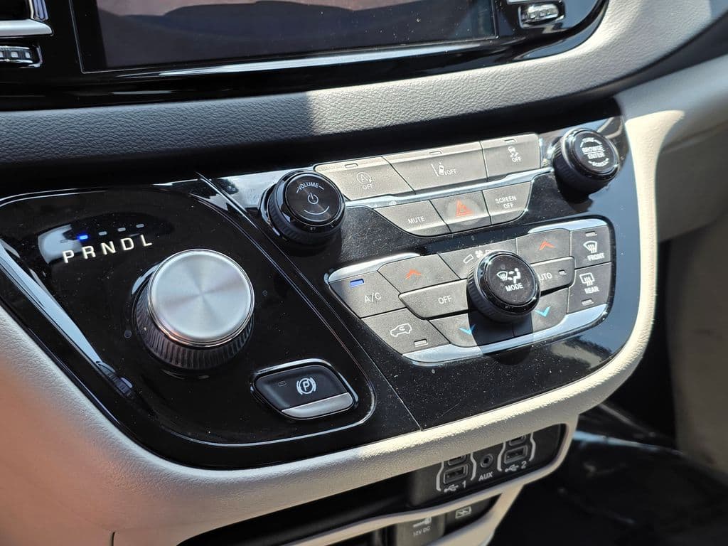 2022 Chrysler Pacifica Touring L - Photo 33