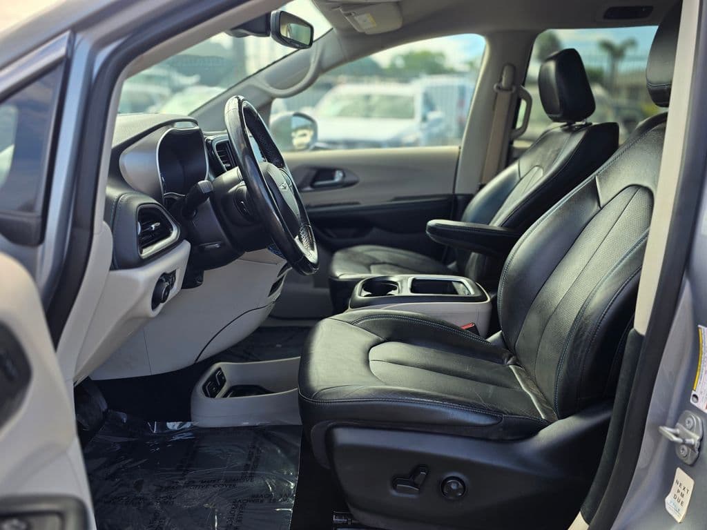 2021 Chrysler Pacifica Touring L - Photo 17
