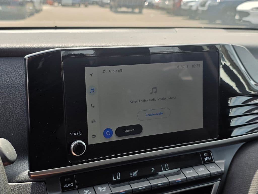 2025 Toyota Camry LE - Photo 28