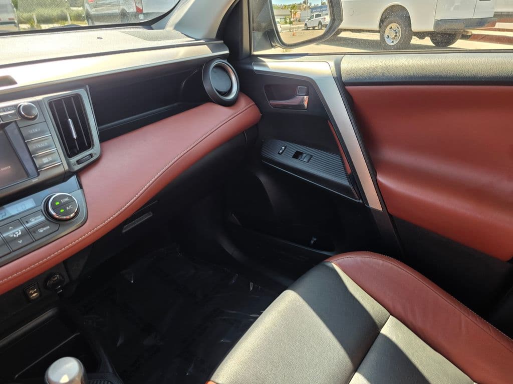 2015 Toyota RAV4 Limited - Photo 37
