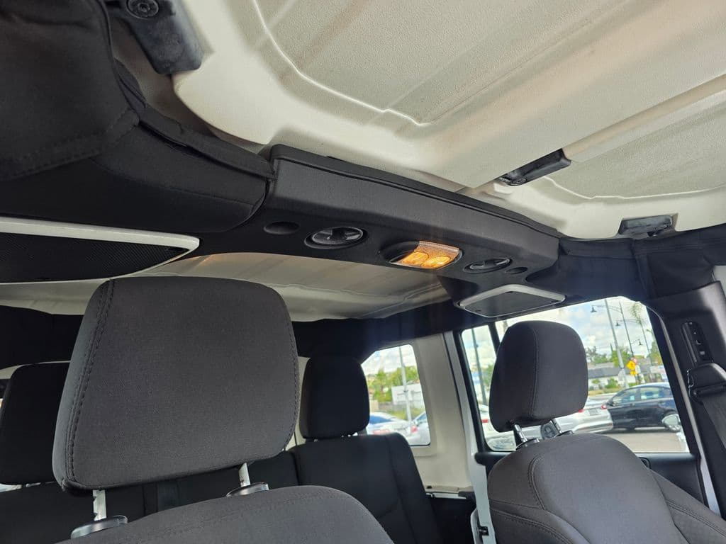 2016 Jeep Wrangler Unlimited Sport - Photo 16