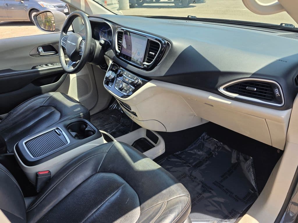 2022 Chrysler Pacifica Touring L - Photo 9